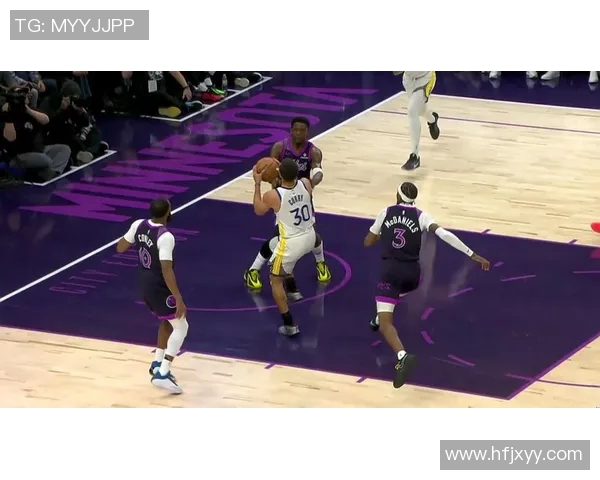 勇士与森林狼激战正酣双方球员全力以赴争夺胜利荣耀